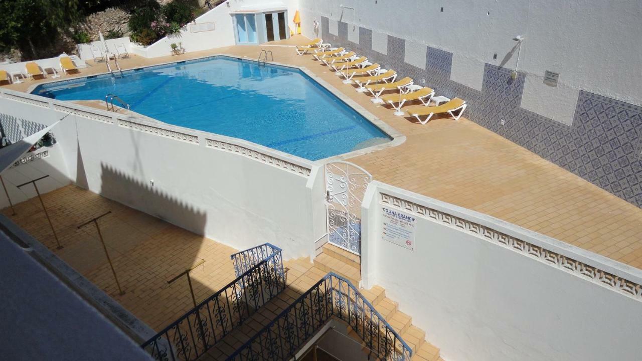 Com Piscina Perto Da *