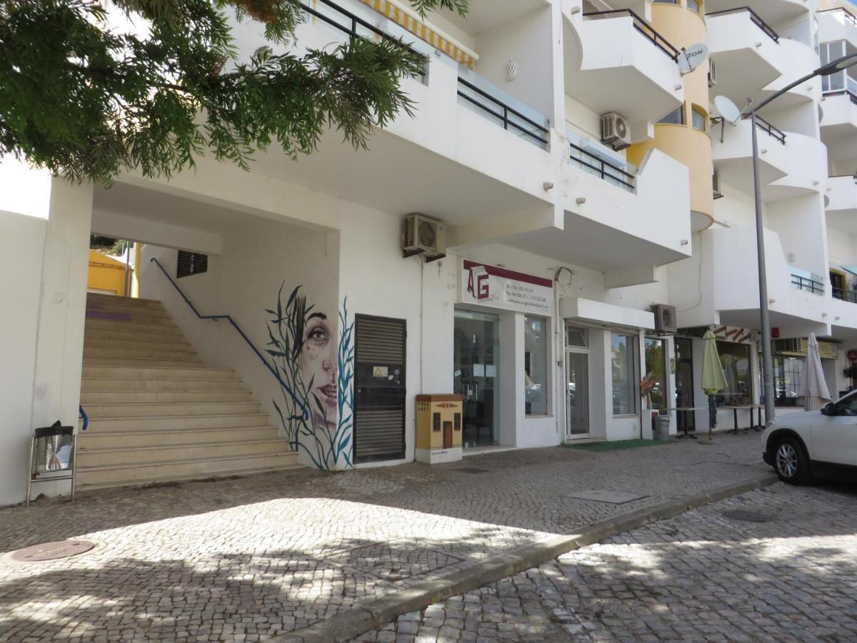 Com Piscina Perto Da *